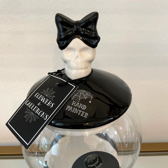 Cobwebs & Cauldrons Halloween Goth Glam Skulls & Bows Round Glass Candy Jar NEW - Picture 3 of 10